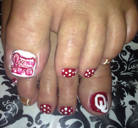 OU Oklahoma #sooners #nailart #funkytoes Toenail Art, Football Nails, Ou Football, Boomer Sooner, Inspired Nails, Pretty Nail Designs, Diy Nail Designs, Mom Stuff, Oklahoma State