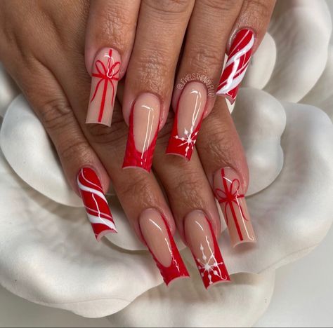 Coffin Acrylic Nails Holiday, Xmas Nails Medium Length, Long Christmas Acrylic Nails Red, Red Nail Set Christmas, Red Winter Acrylic Nails, Red Christmas Nail Designs Short, Winter Christmas Nails Acrylic Red, Red Christmas Nails Acrylic Long, Christmas Acrylic Nails Holiday Red