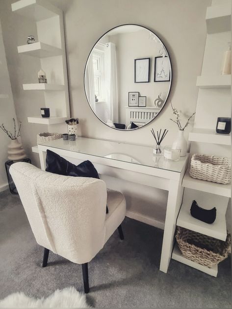 Simple Bed Design, Bedroom Vanity Decor, Makeup Vanity Ideas, Modern Dressing Table Designs, Modern Dressing Table, Small Dressing Rooms, Bed Design Ideas, Dressing Room Decor, White Room Decor