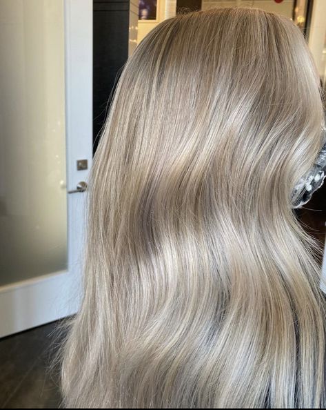 Oat Blonde Hair, Oat Milk Blonde Hair, Oat Milk Blonde, Butter Blonde, Hair References, Pearl Blonde, Autumn Hair, Pinterest Contest, Silver Blonde