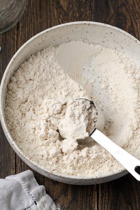 Make Self Rising Flour, Baking Powder Substitute, 3 Ingredient Recipes, Baking Substitutes, Money Savers, Types Of Flour, Kitchen Time, Best Sugar Cookies, Self Rising Flour