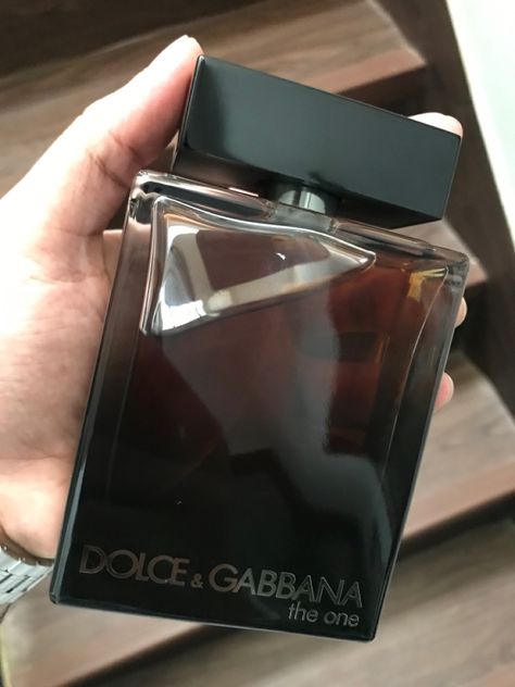 Dolce And Gabbana The One For Men, Dream Cars Range Rovers, Best Perfume For Men, Snow Photoshoot, Expensive Perfume, Best Fragrance For Men, Best Fragrances, Date Nights, Best Perfume