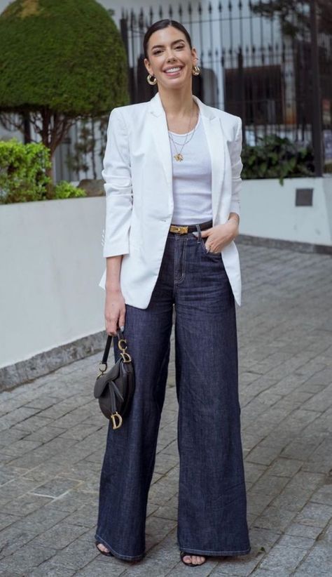 White Blazer Outfits, Wide Leg Jeans Outfit, Looks Jeans, Blazer Jeans, Stylish Work Outfits, Casual Work Outfits, Looks Chic, Fashion Mistakes, Blazer Outfits