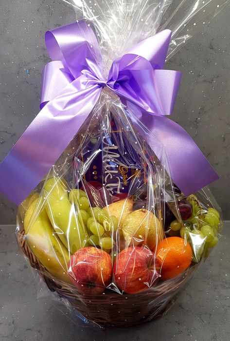 Fruit & Chocolate Basket Fruit Basket Ideas Gift, Nut Gift Basket, Fruit Flower Basket, Fruit And Chocolate, Get Well Baskets, Fruit Chocolate, Chocolate Basket, Nuts Gift, Oopsie Daisy