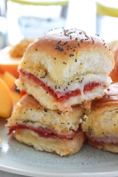 A simple and delicious 30 minutes meal, these Italian Sliders are bursting with flavor and a real crowd pleaser, even the picky eaters love them.