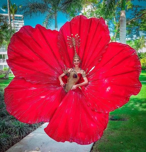 Carribean Carnival Costumes, Miss Universe Costumes, Folkloric Dress, Miss Puerto Rico, Flower Costume, Wedding Entrance Decor, Recycled Dress, Costume National, Creative Costumes