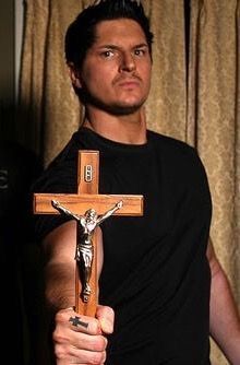 I had the love at first sight for this beautiful American named Zak Bagans. I love him and my heart beats for him. He is single and has no children, what to ask for better. ❤️ Paranormal Photography, My Love Of My Life, Zac Bagans, Adventure Core, Ghost Adventures Zak Bagans, Zak Bagans, No Children, I Will Love You, Ghost Adventures