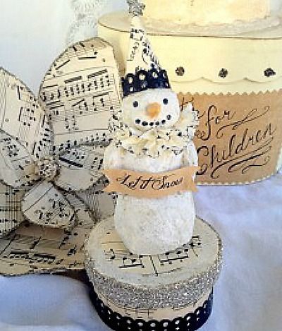 Paper Mache Snowman, Snowman Tutorial, Repurposed Books, Clay Snowman, Box Arrangement, Snowmen Crafts, Snowman Art, Paper Mache Christmas, Making Paper Mache