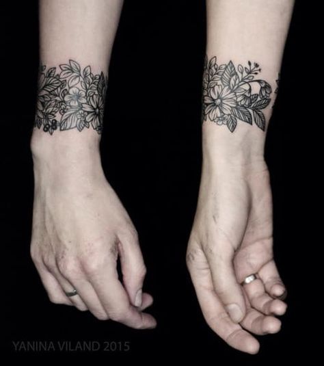 Darling, you'll never have to worry if your dress matches your bracelets if you have one of these gorgeous wrist tattoos. Cuff Bracelet Tattoo, Cuff Tattoo Wrist, Tatuaje Cover Up, Wrist Tattoos Girls, Wrist Bracelet Tattoo, Wrist Tattoo Cover Up, Cute Tattoos On Wrist, Cuff Tattoo, Flower Wrist Tattoos