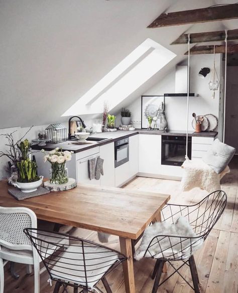 Attic Kitchen, Kitchen And Dining Room, House Inspo, Small Apartments, Living Design, House Rooms, White Walls, Interior Design Living Room, Interior Inspiration