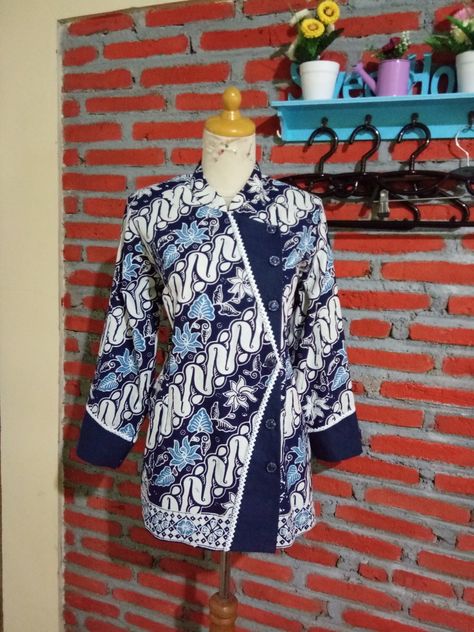 Batik alifia Model Blouse Batik, Batik Blazer, Model Dress Batik, Mode Batik, Model Batik, Batik Dress Modern, Batik Clothing, Batik Kombinasi, Batik Modern