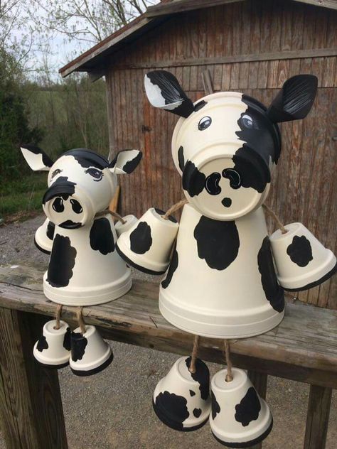 Plant Pots Crafts, Cow Craft, Terra Cotta Pot Crafts Diy, Clay Pot Projects, Flower Pot People, Clay Pot People, Pot People, Flower Pot Art, Terra Cotta Pot Crafts