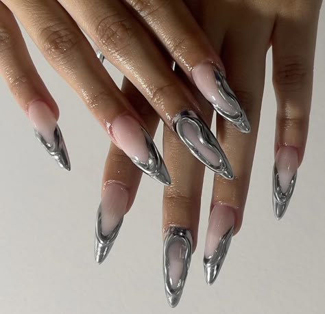 Chrome Nails Designs Silver, Liquid Metal Nails, Nails Metallic Chrome, Chorme Nails, Chrome Nails Silver, Acrylic Nails Almond Shape, 3d Chrome, Silver Nail Designs, 3d Nail Designs