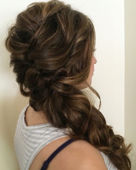 Curly Side Braid Wedding, Off To Side Updo, Side Fishtail Braid Wedding, Side Swept Haircut, Wedding Hairstyles Side Swept, Wedding Hair And Makeup Brunette, Pentecostal Wedding, Idv Oc, Side Braid Wedding