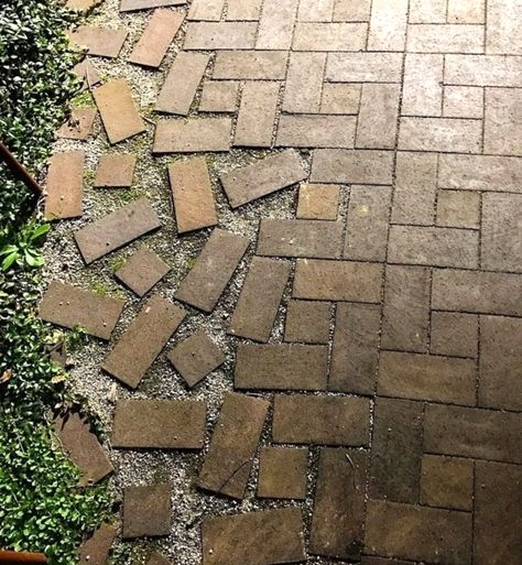 Fraying brick pavement Permeable Paving Landscape Architecture, Large Stone Pavers, Brick Pavement, Garden Pavement, Garden Hardscape, Stone Walls Garden, Pavement Design, Permeable Paving, Paving Pattern