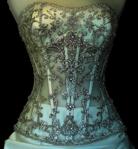 sparkling diamonds on We Heart It Mode Steampunk, Boda Ideas, Corset Fashion, Victorian Goth, Corsets And Bustiers, Vintage Pinup, Corsets, Rocky, Bridal Dresses