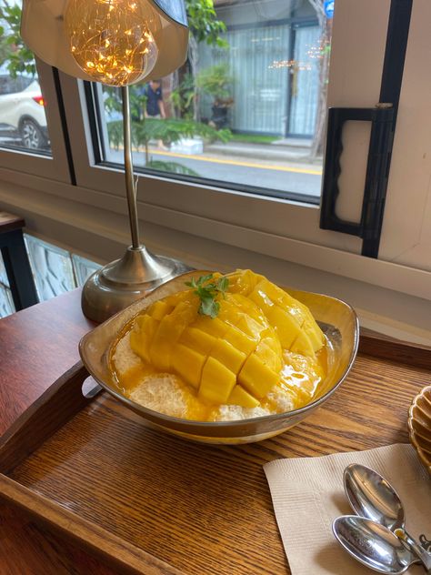 Bingsu Aesthetic, Mango Bingsu, Food Babe, Food O, Food Is Fuel, Food Obsession, Cafe Food, Yummy Food Dessert, Pretty Food