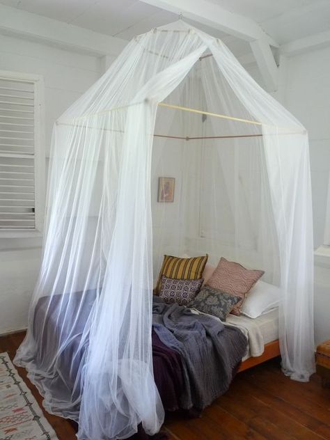 East Africa - Annegret Affolderbach Mosquito Net Bedroom, Nigeria House, Minimalist Bedroom Men, Neutral Bedroom Design, Bed Linens Luxury, Canopy Bed, Mosquito Net, Simple Bedroom, Trendy Home