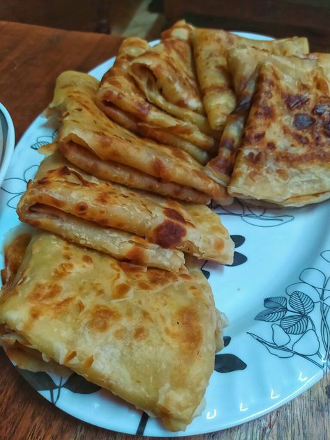 Chapati Samosa Aesthetic, Mombasa Food, Fast Food Menu, Food Babe, Food Therapy, Mombasa, Food Garnishes, Cozy Room Decor, Chapati