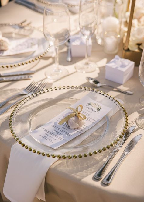 Wedding in Villa La Joya | Cancun and Tulum Wedding Photographer Napkins Wedding Ideas, Elegant Chic Wedding, Wedding Plate Setting, Wedding Plate, Chic Wedding Decor, Tulum Wedding, Napkins Wedding, Wedding Plates, Wedding 2024