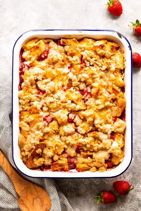 Strawberry French Toast Casserole, Casserole With Cream Cheese, Weekend Recipe, Strawberry French Toast, Stuffed French Toast Cream Cheese, Honey Glazed Ham, Toast Casserole, Strawberry Cream Cheese, Brunch Dishes