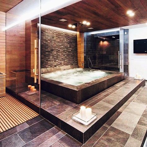 HUGE master bathroom. Drømme Bad, Modern Bathtub, Bathtub Design, Spa Room, Modern Mansion, Dream Bathrooms, Simple Bathroom, Dream Bathroom, House Goals