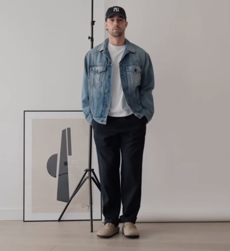 Cap Blazer Outfit, Daniel Simmons Outfit, Birkenstock Boston Outfit Men, Dude Fits, White Denim Jacket Outfit, Daniel Simmons, Elevated Outfits, Manhattan Style, Classy Streetwear