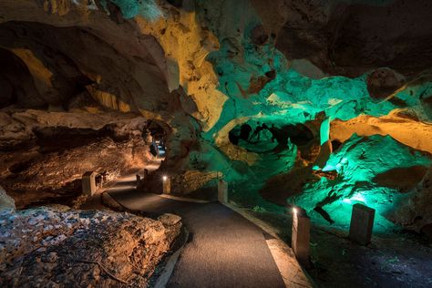 The Green Grotto Caves in Runaway Bay Jamaica: http://feedproxy.google.com/~r/theplanetd/HwKP/~3/SrJLHGpbNds/ #JoinMeInJamaica #alongthecoasttravel @along_thecoast Places In Jamaica, Things To Do In Jamaica, Runaway Bay Jamaica, Limestone Caves, Cave Tours, Jamaica Travel, Mysterious Places, River Falls, Montego Bay