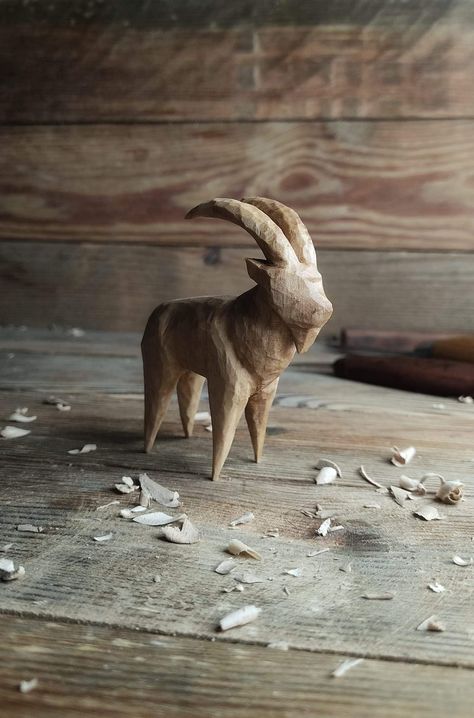 Whittled Animals, Wood Carving Aesthetic, Woodcarving Aesthetic, Wood Widdling Ideas, Simple Wood Carving Animals, Wood Whittling Aesthetic, Wood Carving Animals, Goat Wood Carving, Small Wood Carving