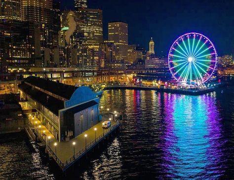 Seattle Weather, Moon Lighting, Seattle Aquarium, Paradise Falls, Seattle Usa, Dream Honeymoon, Aquarium Water, Evergreen State, Travel Bucket List Usa