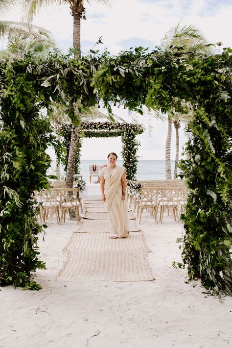 Tamil Beach Wedding, Micro Indian Wedding, Destination Wedding Indian, Indian Beach Wedding, Mexican Beach Wedding, Wedding Hindu, Engagement Stage, Engagement Stage Decoration, Indian Wedding Theme