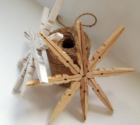 DIY Christmas Ornaments: Clothespin Snowflakes - Kristen Hewitt Clothespin Crafts Christmas, Wooden Clothespin Crafts, Clothespin Art, Christmas Clothespins, Wood Snowflake, Navidad Diy, Clothes Pin Crafts, Snowflake Christmas, Christmas Ornament Crafts