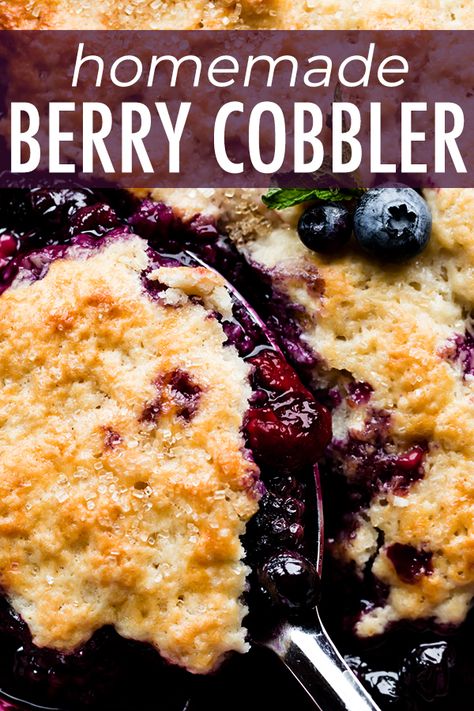 Mixed Berry Cobbler, Berry Cobbler Recipes, Sallys Baking, Cheesecake Oreo, Berry Cobbler, Sally's Baking, Fruit Cobbler, Blueberry Cobbler, Buttery Biscuits