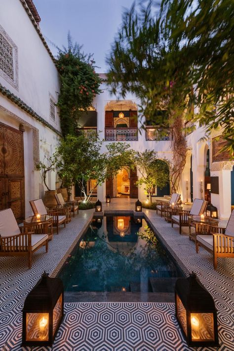 Best Riads In Marrakech, Riads In Marrakech, Moroccan Courtyard, Moroccan Garden, Moroccan Houses, Modern Mediterranean Homes, Moroccan Riad, Spanish Style Architecture, Riad Marrakech