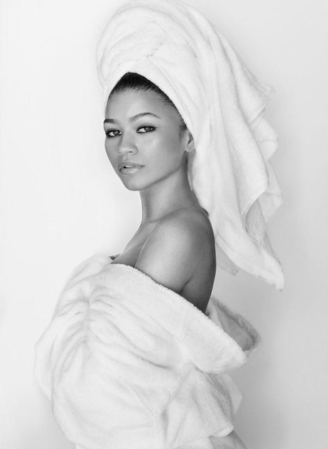 Towel Series, Bath Photography, Water Shoot, Mario Testino, Model Poses Photography, Beauty Shots, Instagram Photo Inspiration, Birthday Photoshoot