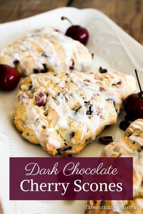 Dark Chocolate Cherry scones Chocolate Cherry Scones, Cherry Scones Recipe, Cherry Scones, Baking Scones, Scones Recipe Easy, Bread Puddings, Pane Dolce, Cherry Recipes, Fresh Cherries