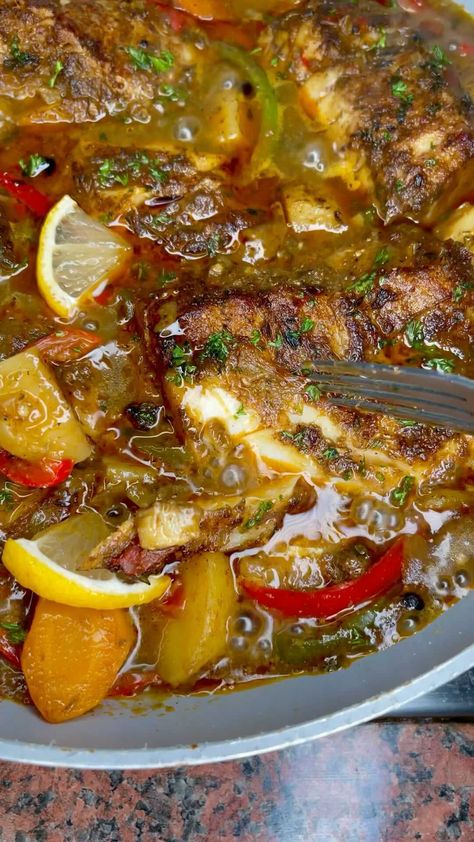 King Fish Recipe, Brown Stew Fish, Jamaican Brown Stew, Stew Fish, Lamb Stew Recipes, Cod Fish Recipes, Seafood Dish Recipes, Mackerel Recipes, Fish Curry Recipe