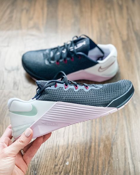 Crossfit Shoes For Women, Lifting Shoes For Women, Weight Training Shoes, Nike Workout Shoes, Workouts Crossfit, Best Workout Shoes, Nike Athletic Shoes, Weight Lifting Shoes, Crossfit Shoes