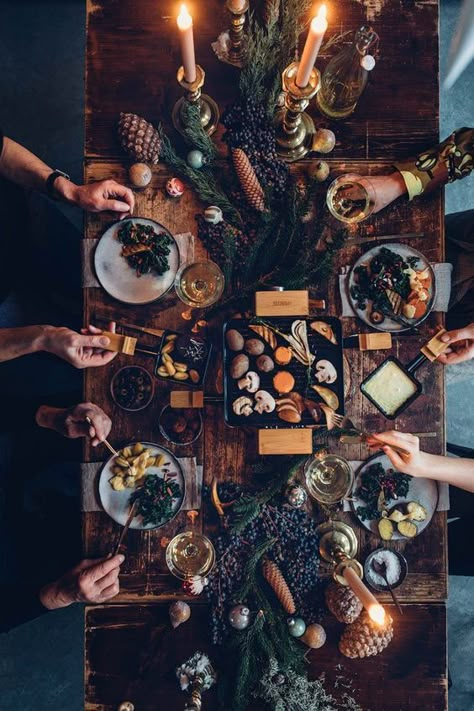 Your Guide To Hosting The Ultimate Christmas Dinner - Society19 Raclette Party, Winter Dinner Party, Winter Dinner, Ultimate Christmas, Noel Christmas, Shallots, Christmas Dinner, Decoration Table, Christmas Table