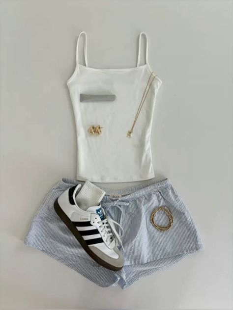 #cleangirl #sambas #fit Outfit Inspo Easy To Copy, Cute Outfit With Sambas, Sambas Outfits Summer, Summer Outfits Lake, Shorts Inspo Outfit, Hawaiian Outfit Aesthetic, Summer Clean Girl Outfits, Sambas Summer Outfit, Summer Outfit Inspo 2024