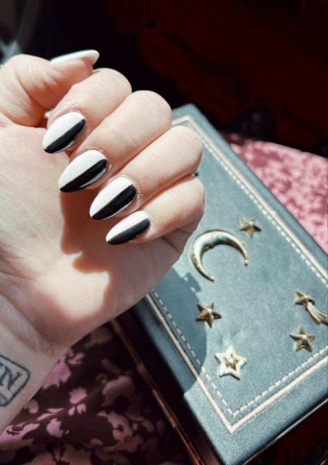 @hannah.thegemini Black White Stripe Nails, White Striped Nails, Striped Nails, Beetlejuice, Phone Ring, White Stripe, Black White, Black And White, Nails