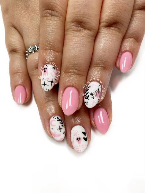 Pink Halloween Acrylic Nails, Halloween Nails Pink And Black, Halloween Nails Skeleton, Girly Halloween Nails, Halloween Nails Pink, Pink Halloween Nails, Pasteles Halloween, Halloween Nail Ideas, Quartz Nails