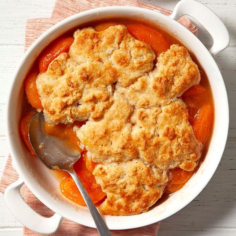 Apricot Cobbler Apricot Cobbler Recipes, Apricot Cobbler, Fruit Plus, Apricot Recipes, Cobbler Topping, Fruit Cobbler, Buttery Biscuits, Cobbler Recipes, Crumb Topping