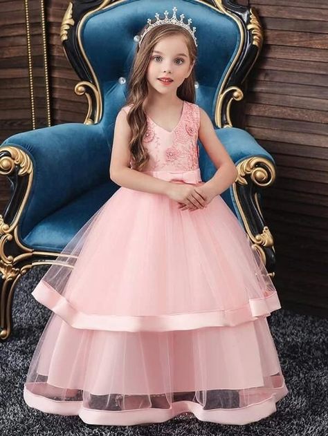 Style: GlamorousColor: Baby PinkPattern Type: PlainNeckline: Round NeckDresses Length: MaxiType: Fit and FlareDetails: Embroidery, Contrast Mesh, Tiered Layer, Tie Back, Bow FrontSleeve Length: #ichliebekleiderstore #Cocktailkleider #Abendkleider #Ballkleider #Hochzeit #Dress #Kleider #Outfit #Mode #Fashion #wedding #love #instastyle #fashionblogger #sweet #hot #ad #kleiderstore Princess Silhouette, Girls Long Dresses, Girls Dresses Online, Ivory Flower Girl Dresses, Kids Party Dresses, Princess Ball Gowns, Performance Dresses, Flower Girl Dresses Tulle, Wedding Dresses For Girls