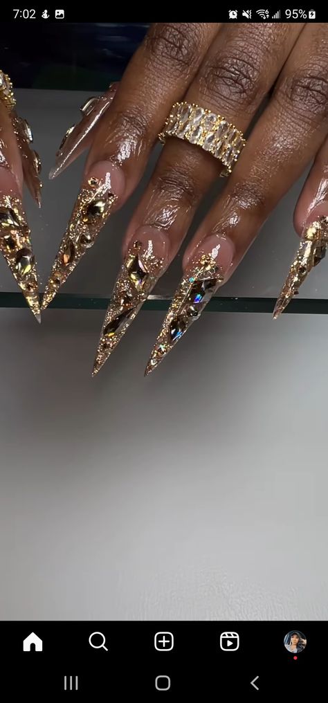 Gold Nails Prom, Bling Stiletto Nails, Growth Tattoos, Corset Nails, Gold Stiletto Nails, Red Stiletto Nails, Nails Brush, Brush Techniques, Acrylic Nails Stiletto