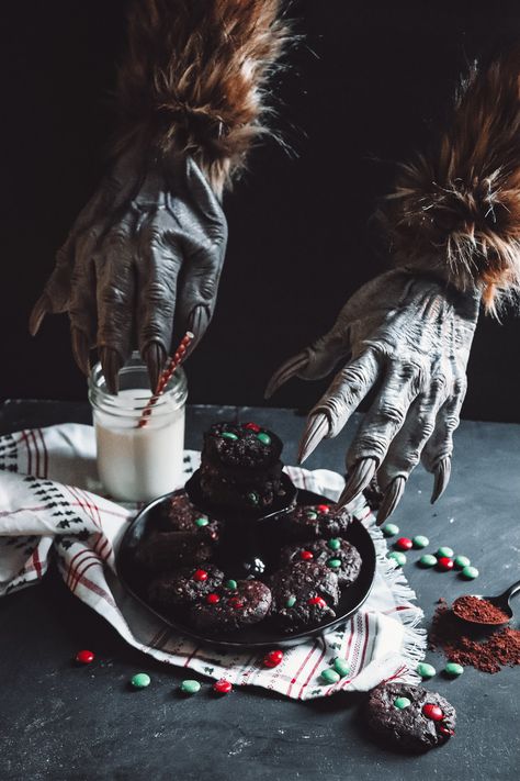 Krampus Cookies Krampus Dessert, Krampus Party Ideas, Krampus Cookies, Krampus Aesthetic, Krampus Decorations, Krampus Party, Cute Krampus, Weird Christmas, Merry Creepmas