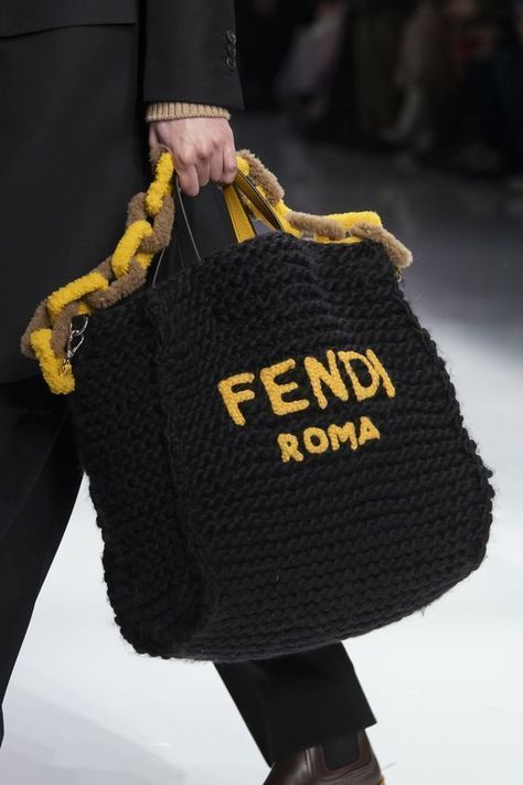 Sac Louis Vuitton, Fendi Tote, Sac Diy, Knitted Bag, Fendi Handbag, Mens Fashion Week, Handbag Heaven, Woman Bags Handbags, Accessories Diy Jewelry