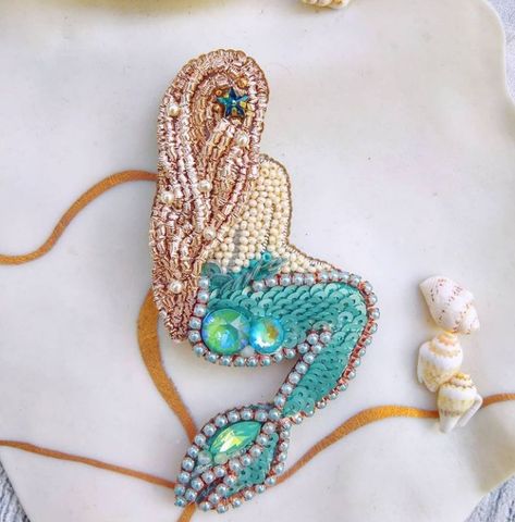 Mermaid Frock, Mermaid Brooch, Brooches Diy, Mermaid Christmas Ornaments, Bead Mosaic, Embroidered Mermaid, Mermaid Embroidery, Beach Christmas Ornaments, Beaded Mermaid