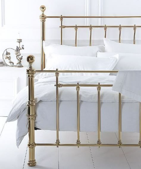 Gold Bed Frame Bedroom Ideas, Bedroom Ideas Night, Federal Farmhouse, Bedroom Ideas Kids, Gold Bed Frame, Brass Beds, Brass Bedroom, Industrial Luxe, Brass Bed Frame