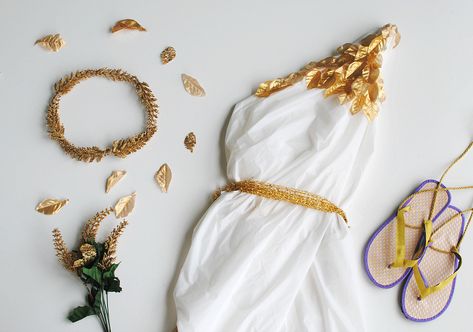 Trash To Couture: A Dollar Tree Halloween Series: Greek Goddess Costume Goddess Costume Diy, Tree Halloween Costume, Athena Costume, Greek God Costume, Toga Costume, Trash To Couture, Toga Party, Greek Costume, Female Pirate Costume